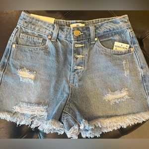 NWT Distressed Fringe Jean Short…